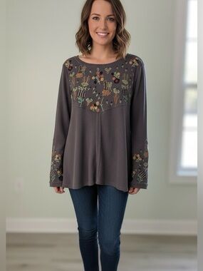 Umgee Charcoal Embroidered Floral Yoke Long Sleeve Tunic Size M cotton blend